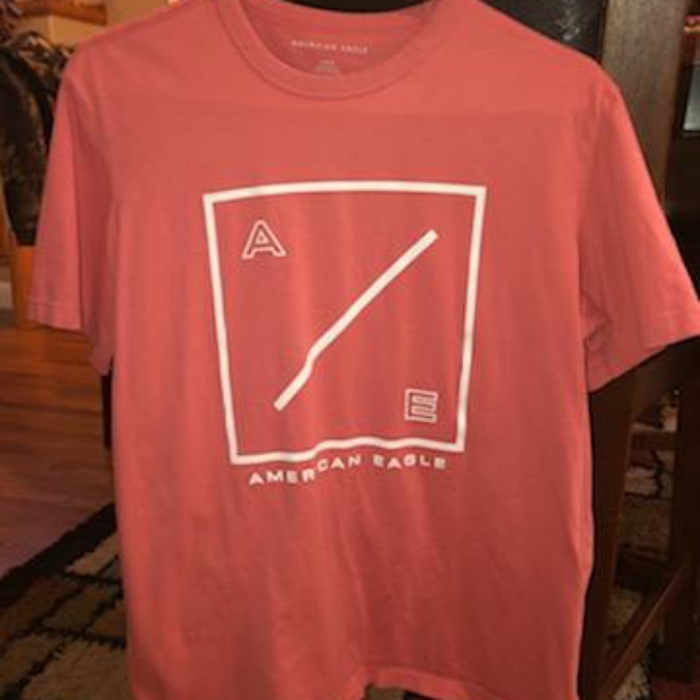 American Eagle tee